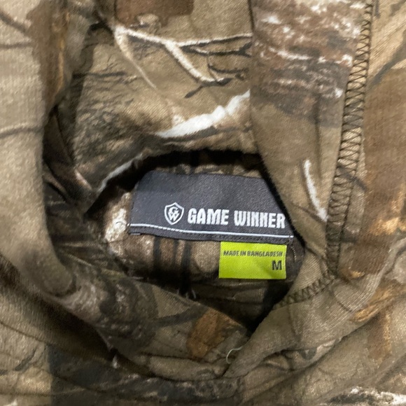 Game Winner youth M camo hoodie - Picture 2 of 5